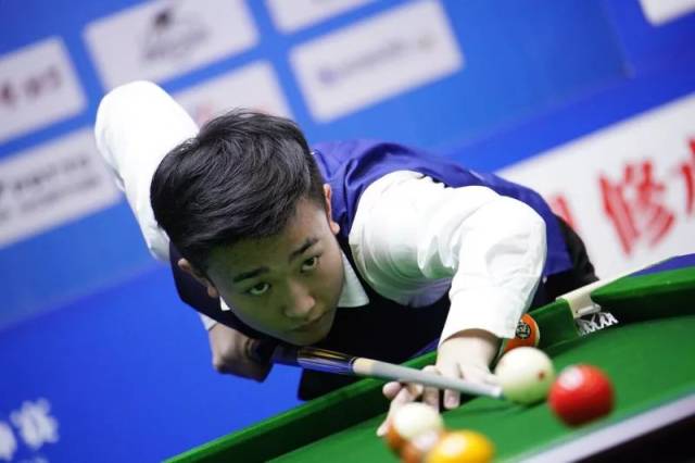 边路持球推 边路持球推